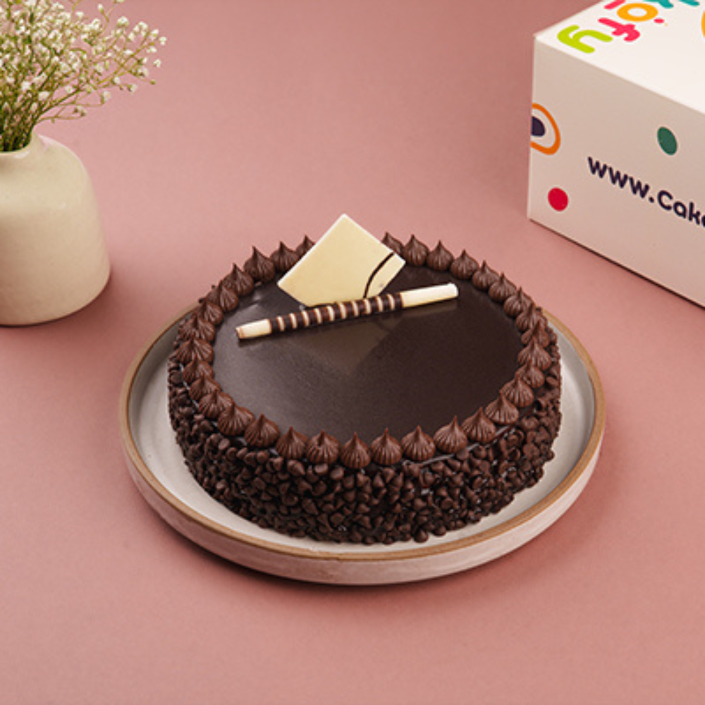 A fun Choco Chips Cake Gurgaon & Delhi NCR | Cakofy
