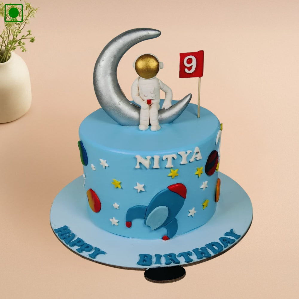 Astronaut Space Moon Cake - Gurgaon & Delhi NCR | Cakofy