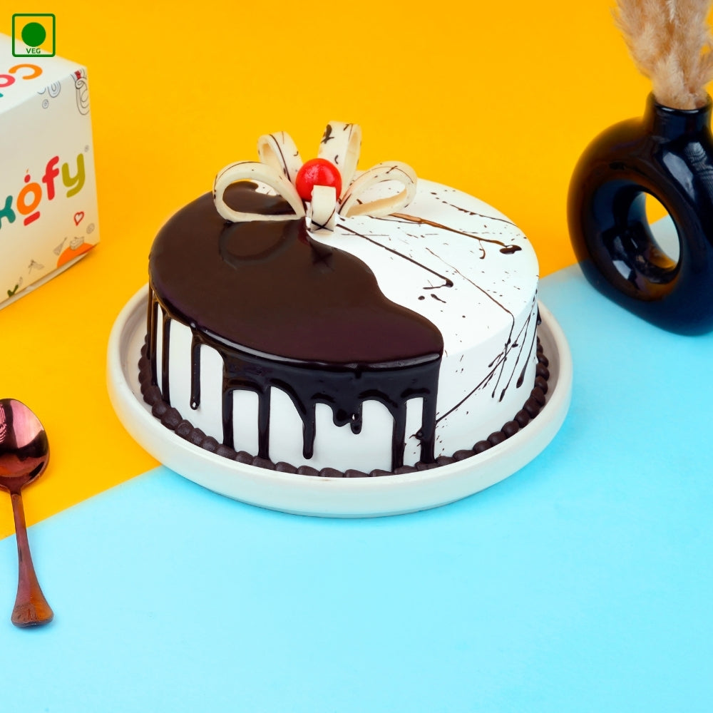 Flower Garnishing Choco Vanilla Cake - Gurgaon & Delhi NCR | Cakofy